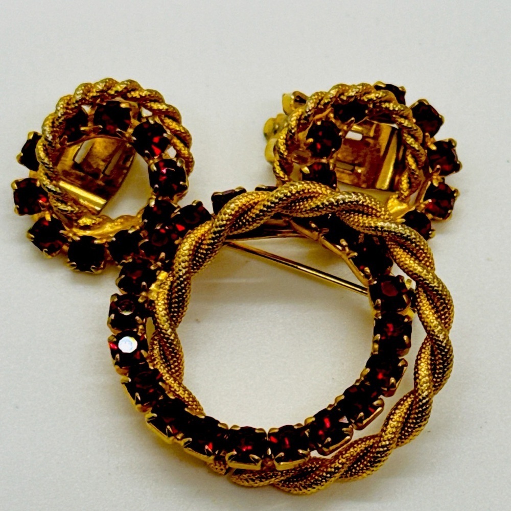 Vintage 1960’s brooch and earring set​​
